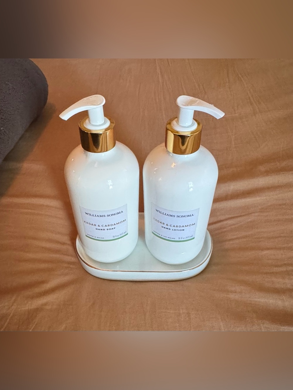 Williams Sonoma White & Gold Cedar & Cardamom Hand Care Set